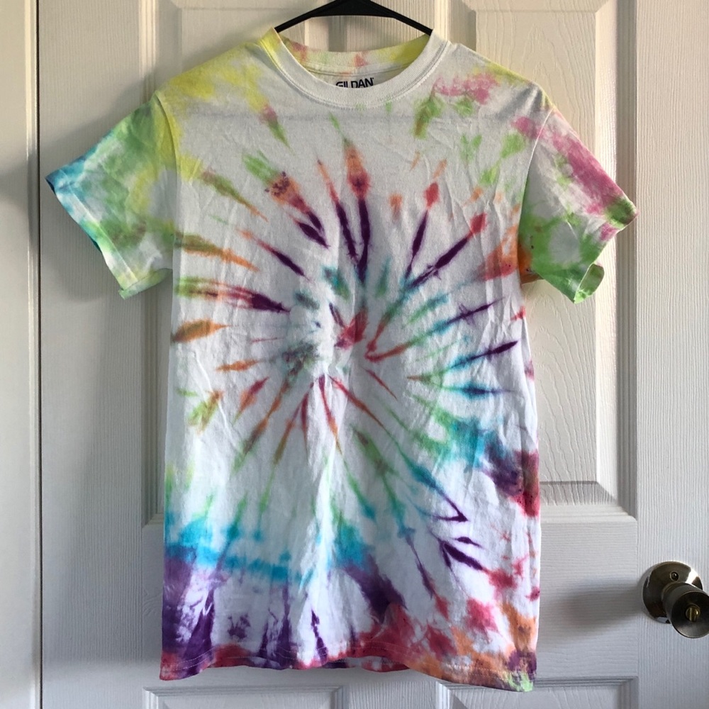 Rainbow Tie Dye Gildan T-Shirt - Unisex Size Small